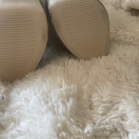 Perfect Renaissance world tour heels - Picture 5 of 8